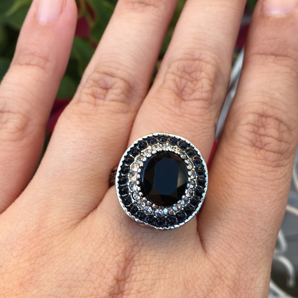 Statement Ring - Picture 3 of 5